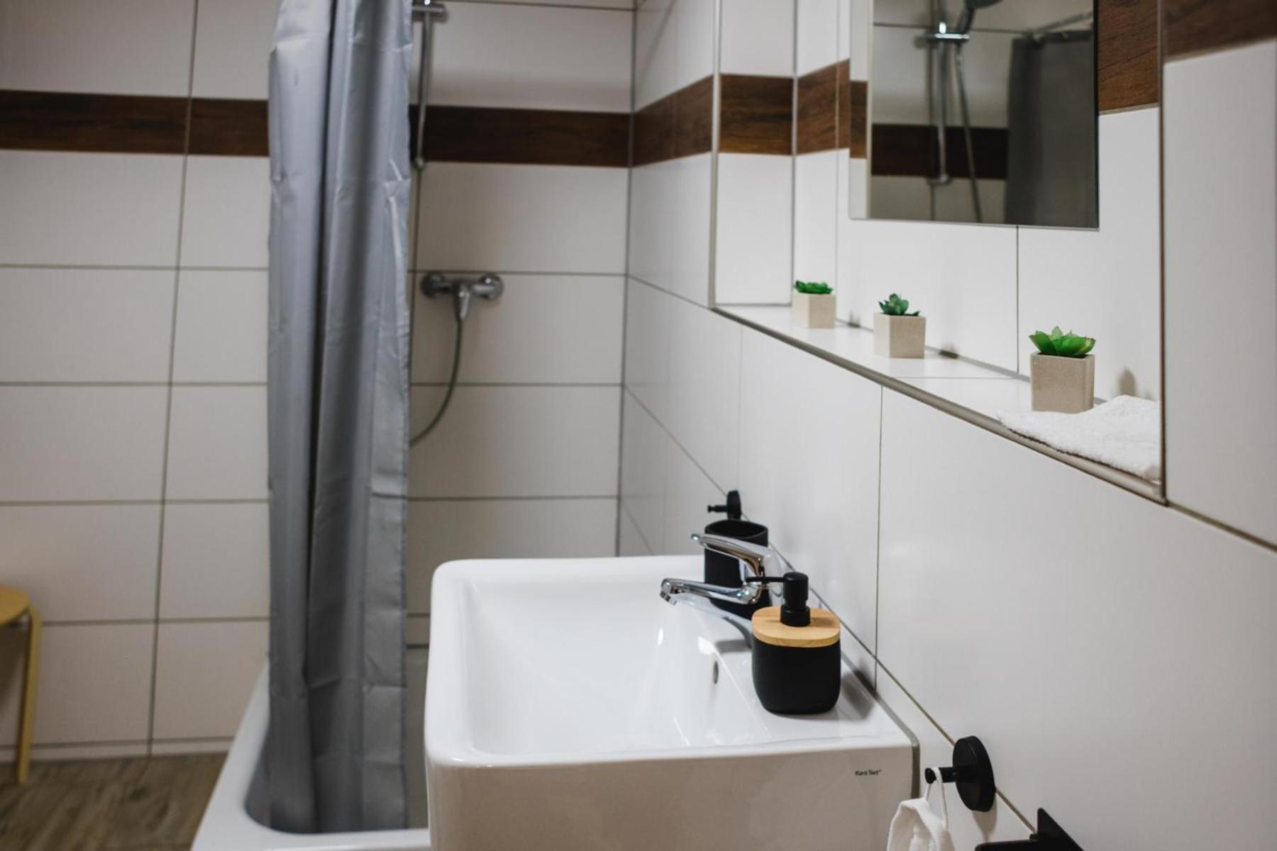 Achalm Hof Apartment Reutlingen Ngoại thất bức ảnh